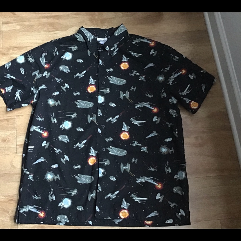 Disney Parks Star Wars short sleeve button up lg